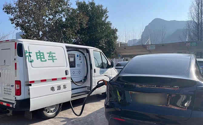 图们汽车搭电